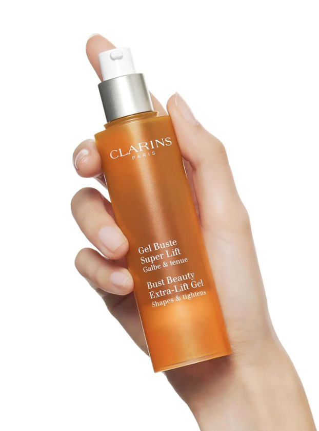 Clarins Bust Beauty Extra-Lift Gel ​  เนื้อเจลซึมเร็ว ไม่เหนียวเหนอะ กลิ่นหอมอ่อนๆ ผิวเนียนขึ้นพร้อมยกกระชับอกสวย