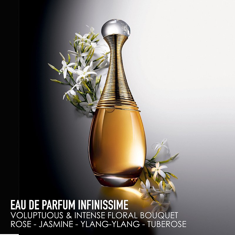 Dior J'adore Infinissime EDP ช่อดอกไม้ที่เปี่ยมไปด้วยความเย้ายวนจากโน้ตกลิ่นของดอก Centifolia Rose, Jasmine, Ylang-Ylang และ Lily-of-the-Valley ซึ่งได้รับการนำมาเกลาด้วยกลิ่นนุ่มละมุนของ Sandalwood  และนำมาแปลงโฉมให้น่าค้นหาด้วยโน้ตกลิ่นของ plump และ Tuberose ให้น้ำหอม J’adore กลายเป็น “infinissime” เปรียบเหมือนเส้นทางที่ไม่มีที่สิ้นสุด